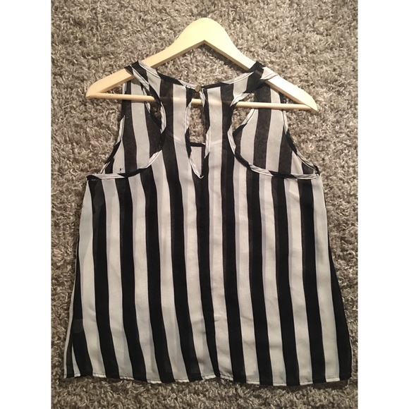 Kirra Vertical Black & White Top w/ Pocket size L - Picture 5 of 6